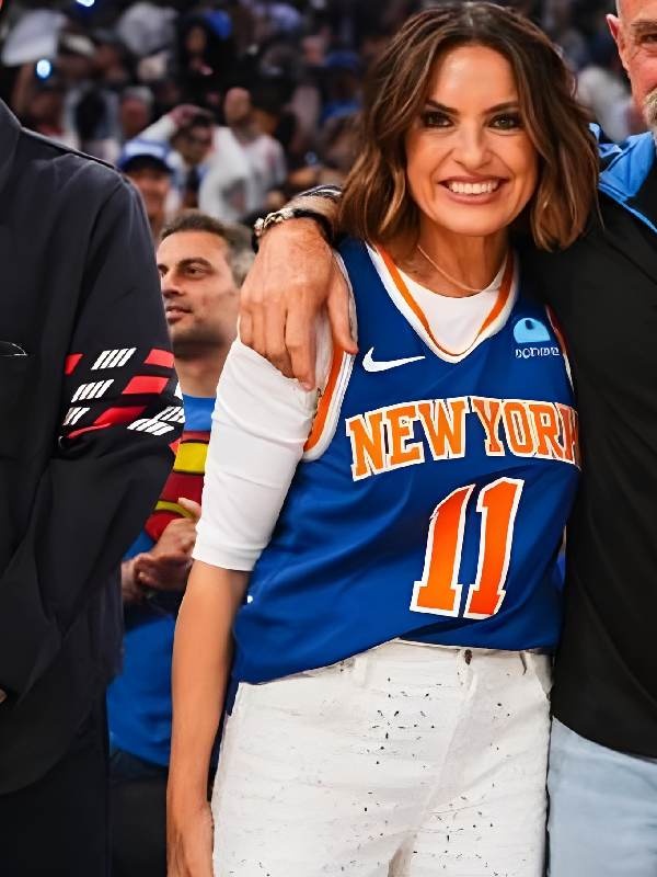 Spurs vs Knicks Gameday Mariska Hargitay Knicks Jersey