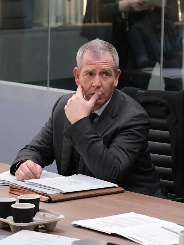 Ben Mendelsohn To Catch a Killer Blazer