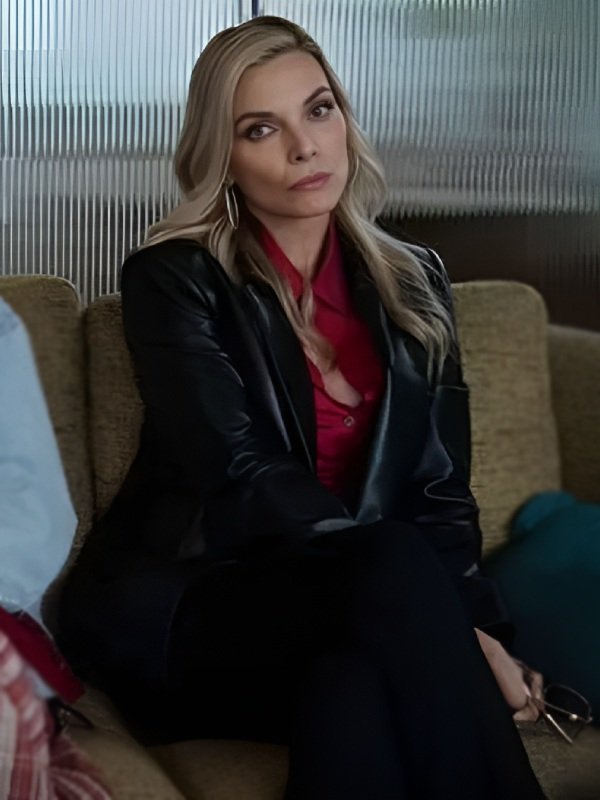 Margo’s 2026 Michelle Pfeiffer Black Leather Blazer - Image 3