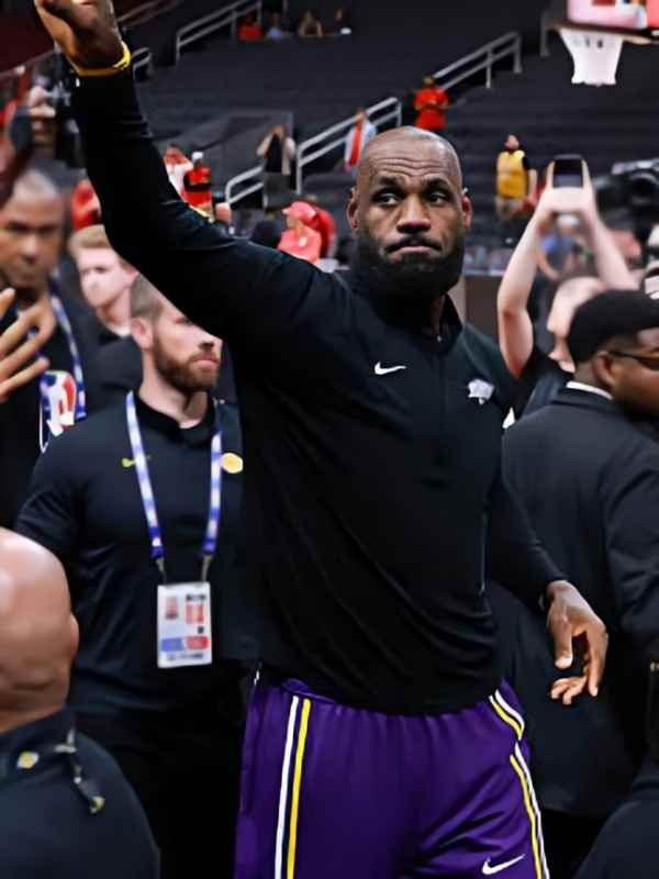 Lakers vs Rockets Gamday LeBron James Long-Sleeve Top