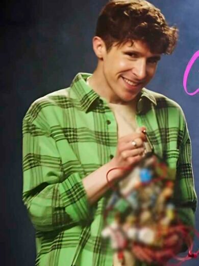 SNL UK 2026 Larry Dean Green Checked Shirt