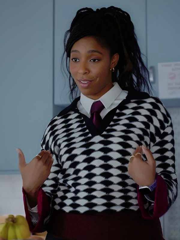 Shrinking S3 Jessica Williams Collared knit top