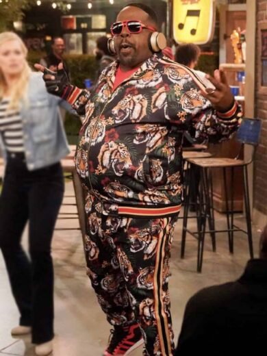 The Neighborhood S05 Cedric The Entertainer Tracksuit